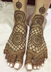 Simple Foot Mehndi Design with red color