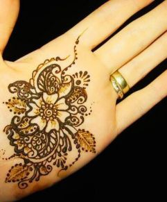 beautiful center hand New Arabic Mehndi Design