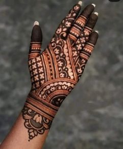 single hand black color Pakistani Arabic Mehndi Designs