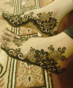 Flower Arabic Leg Mehndi Design