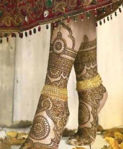 Bridal Beautiful Leg Mehndi Design