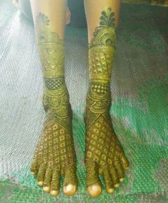 Women Full Leg Mehndi Design