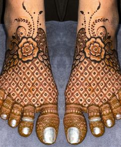 Flower Indian Leg Mehndi Designs