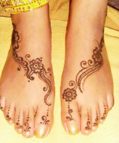 Simple Indian Leg Mehndi Design