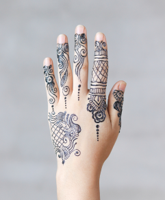 Simple Mehndi Design Photos (image)