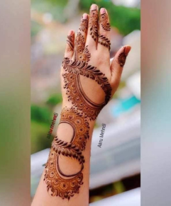 Stylish Full Hand Mehndi Designs