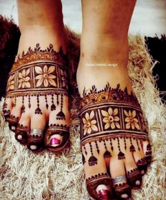 Arabic Stylish Leg Mehndi Design