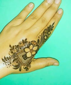 back hand Small Henna Designs
