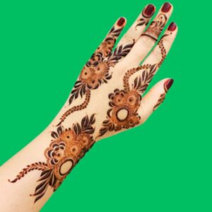 Simple Back Hand Mehndi Design Arabic for Women