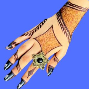 Latest Easy Back Hand Mehndi Design For Girls