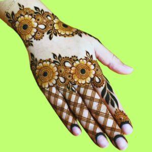 Back Hand Arabic Pakistani Mehndi Design 2024